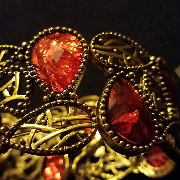 Red gemstone bracelet - Picture 2 of 5